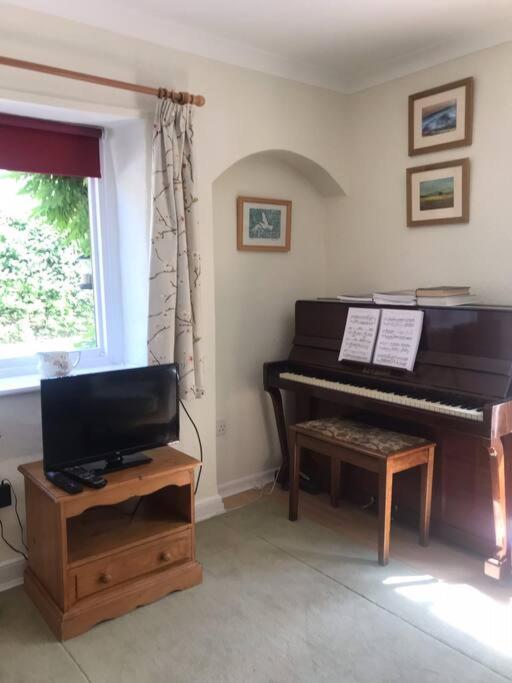 No 96 Chapel Lane - Self Contained Cottage In The Heart Of Butleigh Dış mekan fotoğraf
